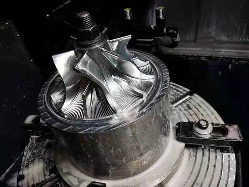 5-осевой фрезерный обрабатывающий центр IMU-5X 500 PRO