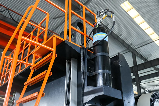 Портальный фрезерный центр KPM 2240