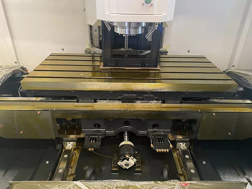 Фрезерный обрабатывающий центр 3-осевой KMT KVL850B