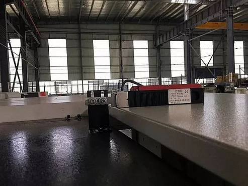 Токарный станок с ЧПУ KE50/1000 Siemens (гидравлика)